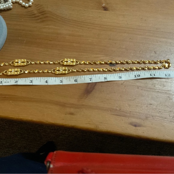 Jacqueline Oasis Kennedy : Camrose & Kross 24” inch gold plated paperclip chain - Picture 6 of 6